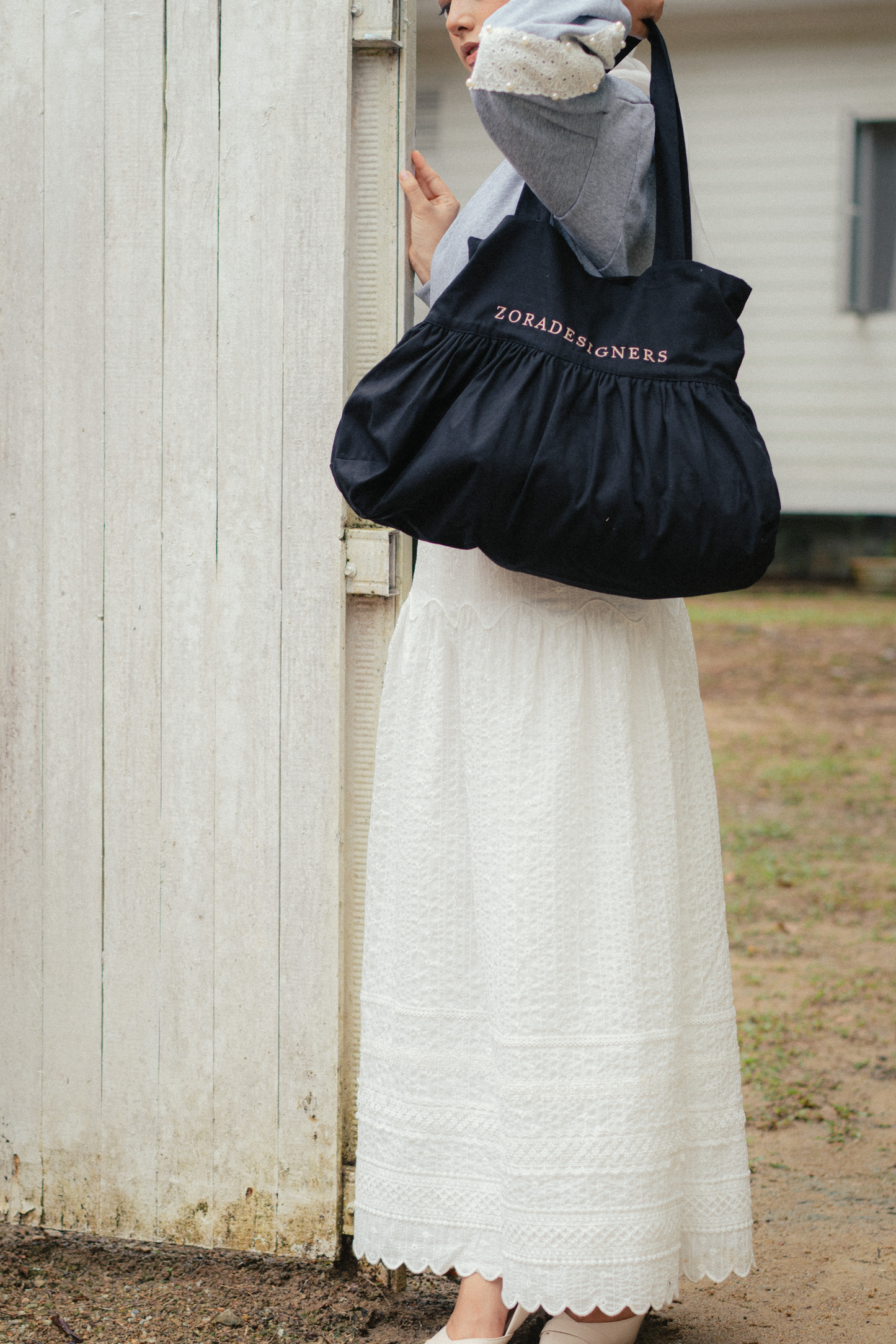 THE SIGNATURE DRESS BAG IN BLACK