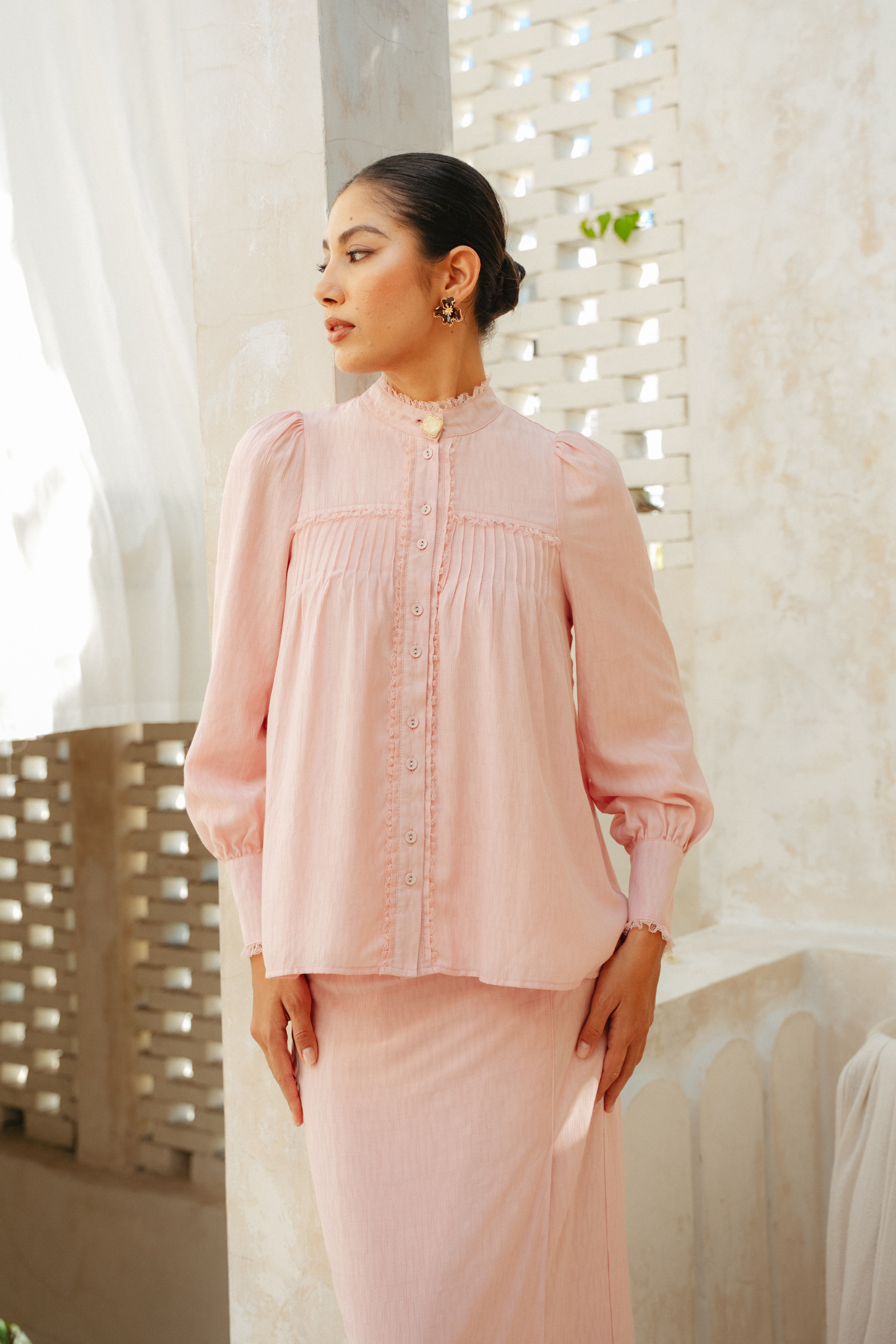 The Loren Kurung in Light Pink
