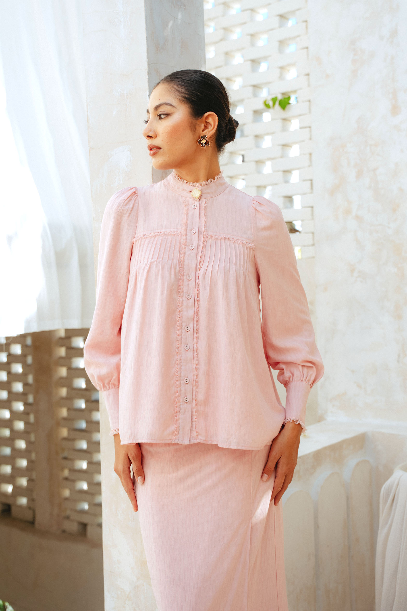 The Loren Kurung in Light Pink