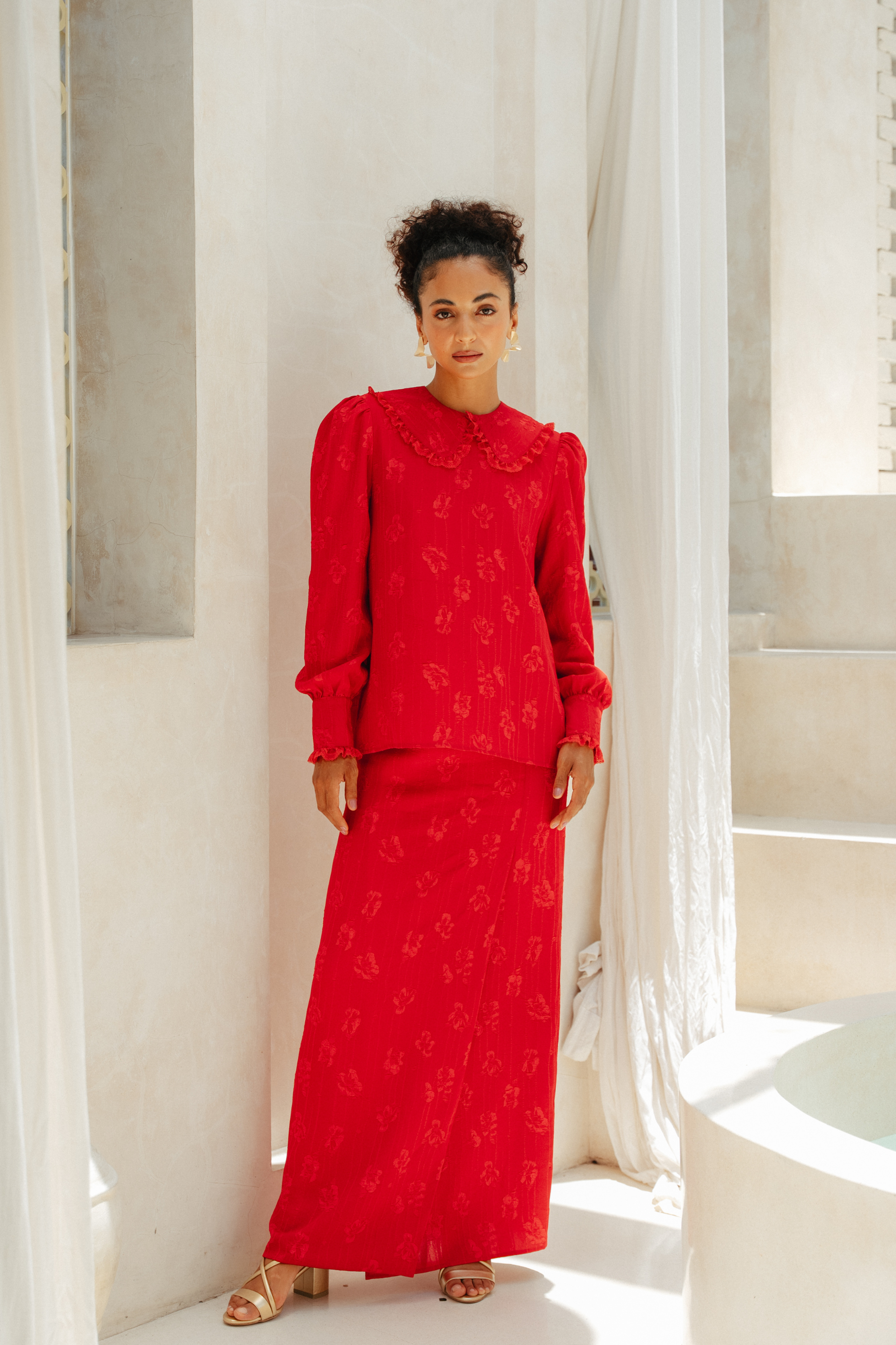 The Reversible Monroe Kurung in Scarlet