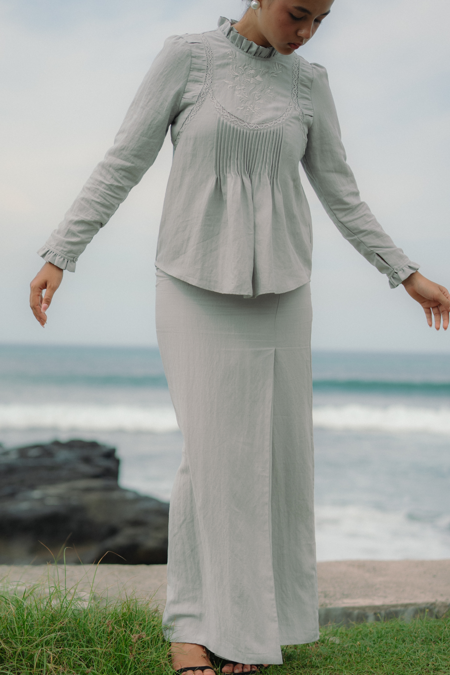 The Mulia Kurung in Grey