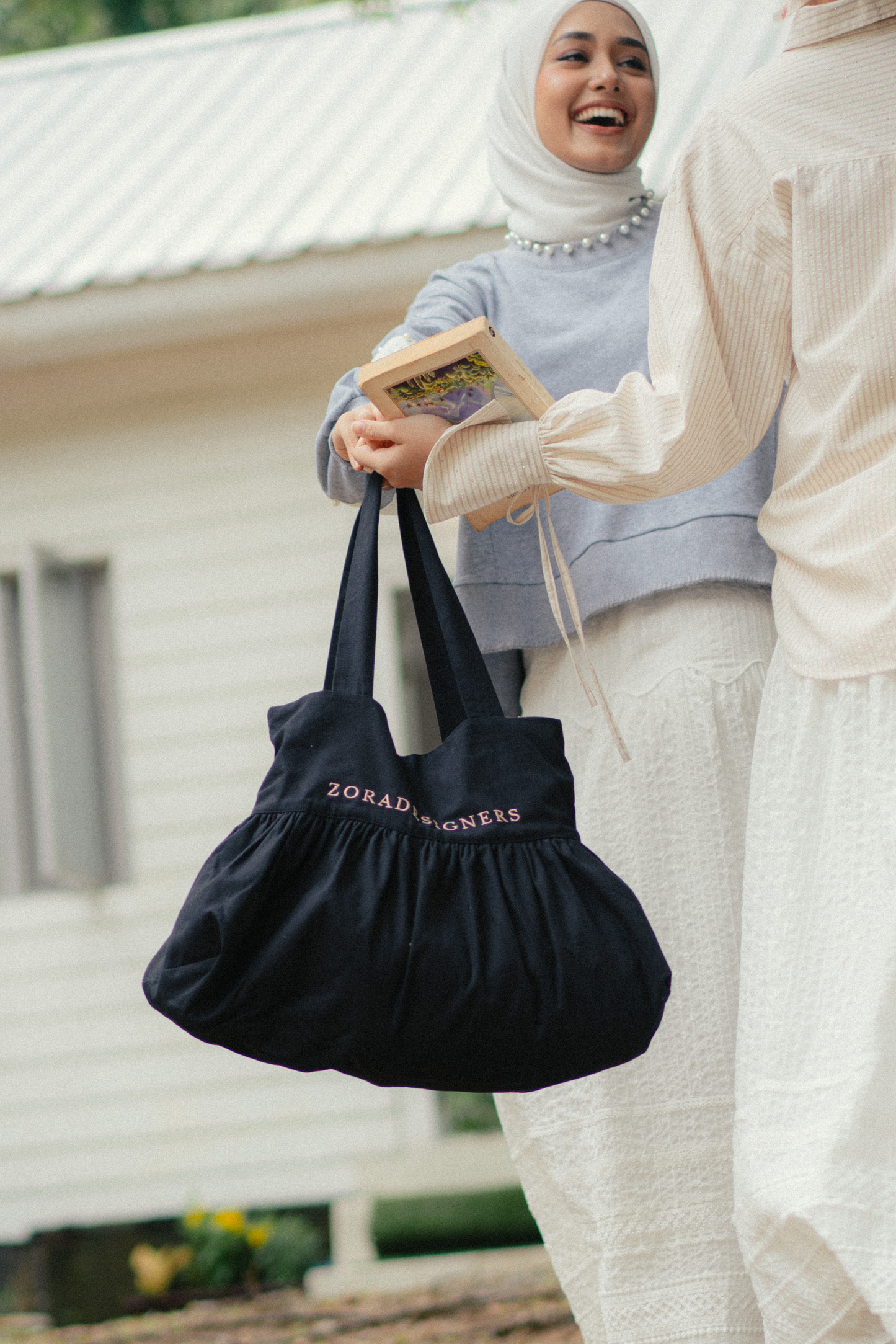 THE SIGNATURE DRESS BAG IN BLACK