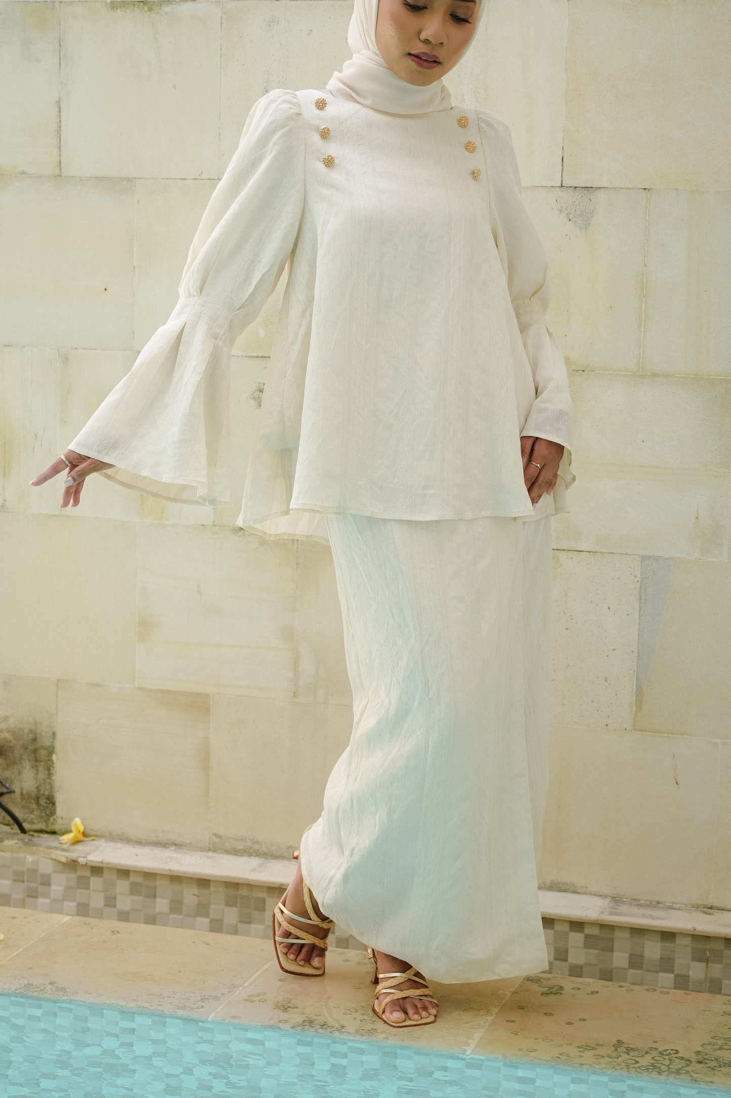 THE ESTELLE KURUNG IN IVORY