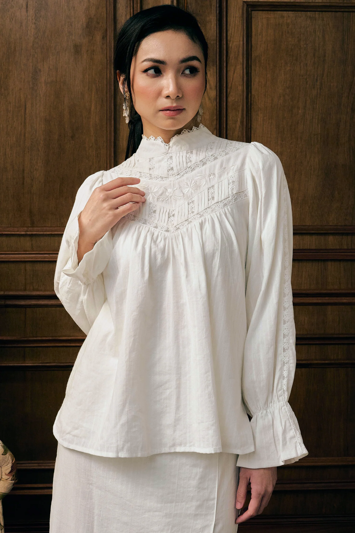 The Elowen Kurung in Dove