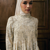 The Tradisi Jannah Kurung in Ecru