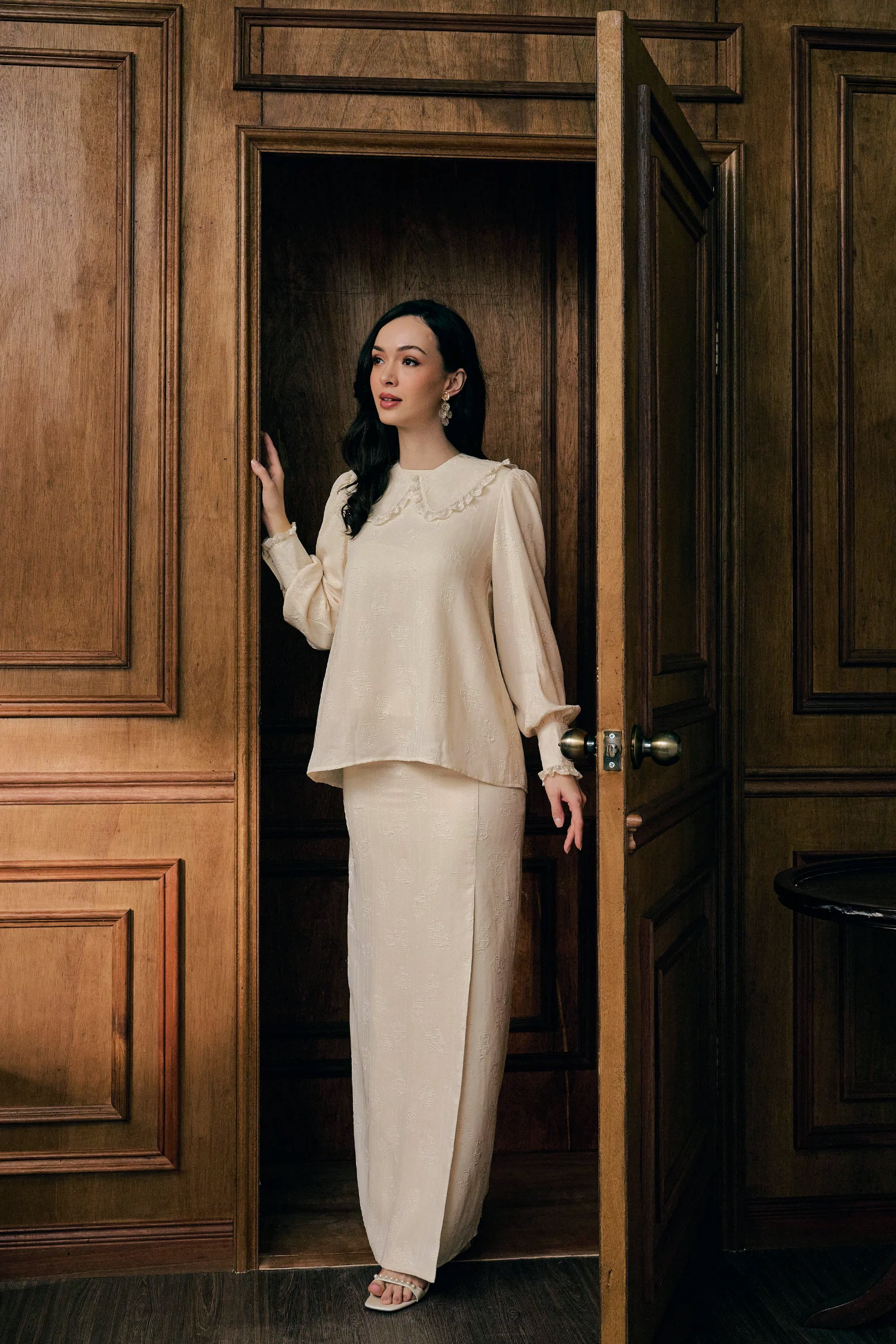 The Reversible Monroe Kurung in Cream