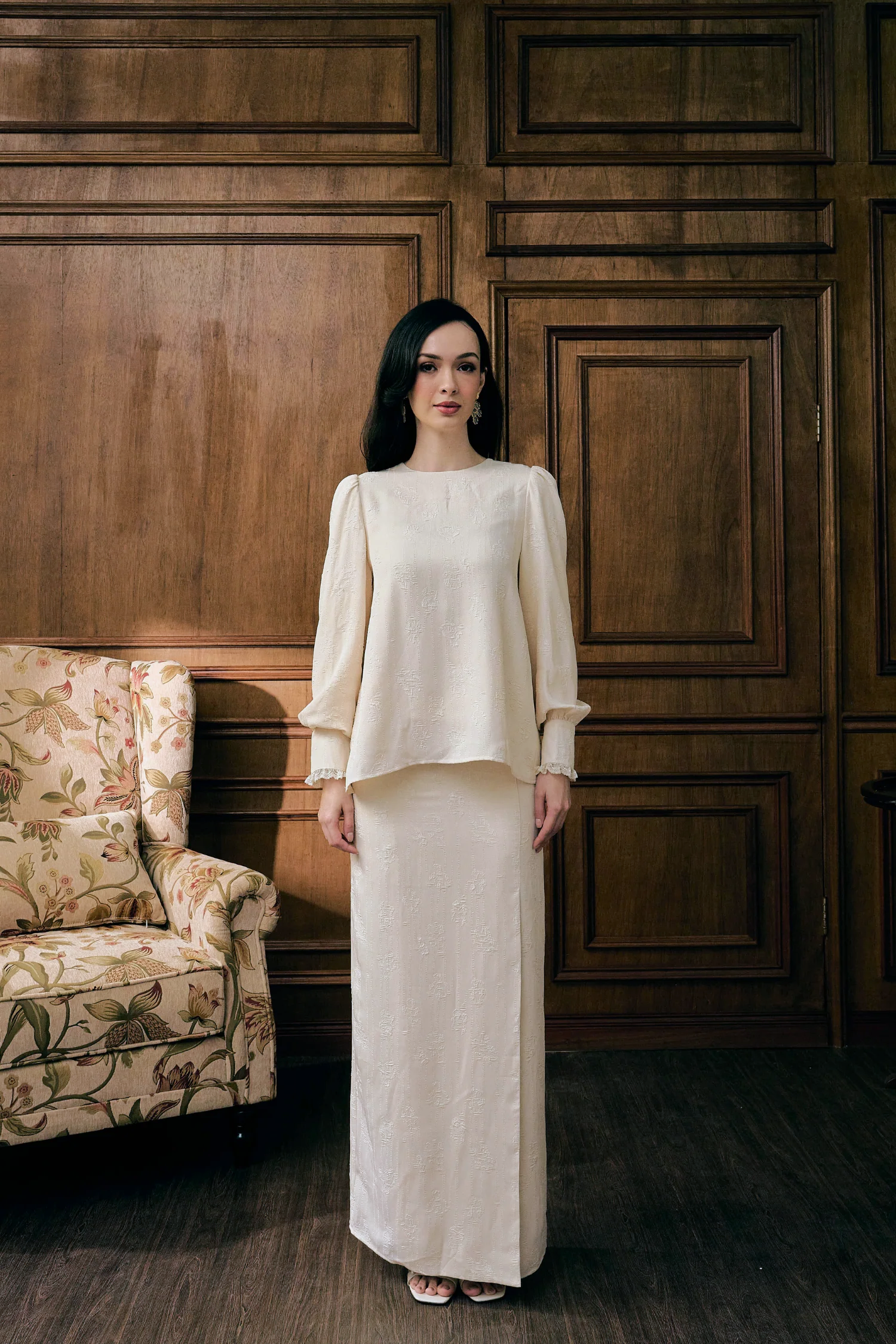 The Reversible Monroe Kurung in Cream