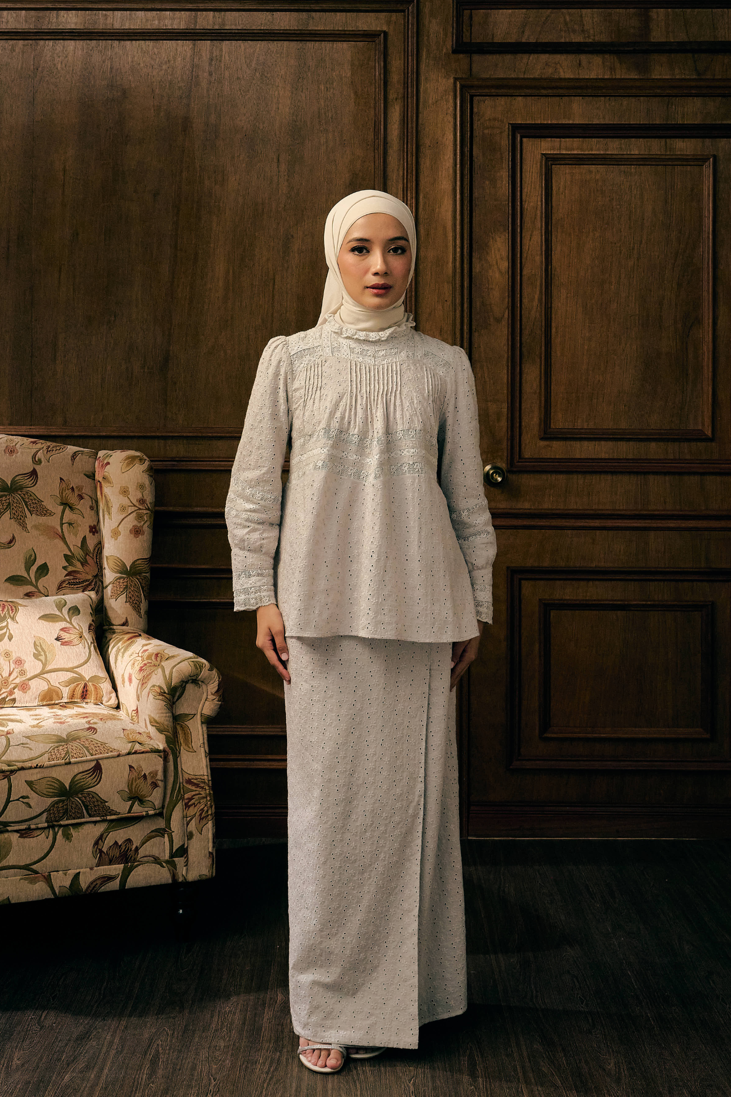 The Gianna Kurung in Bone