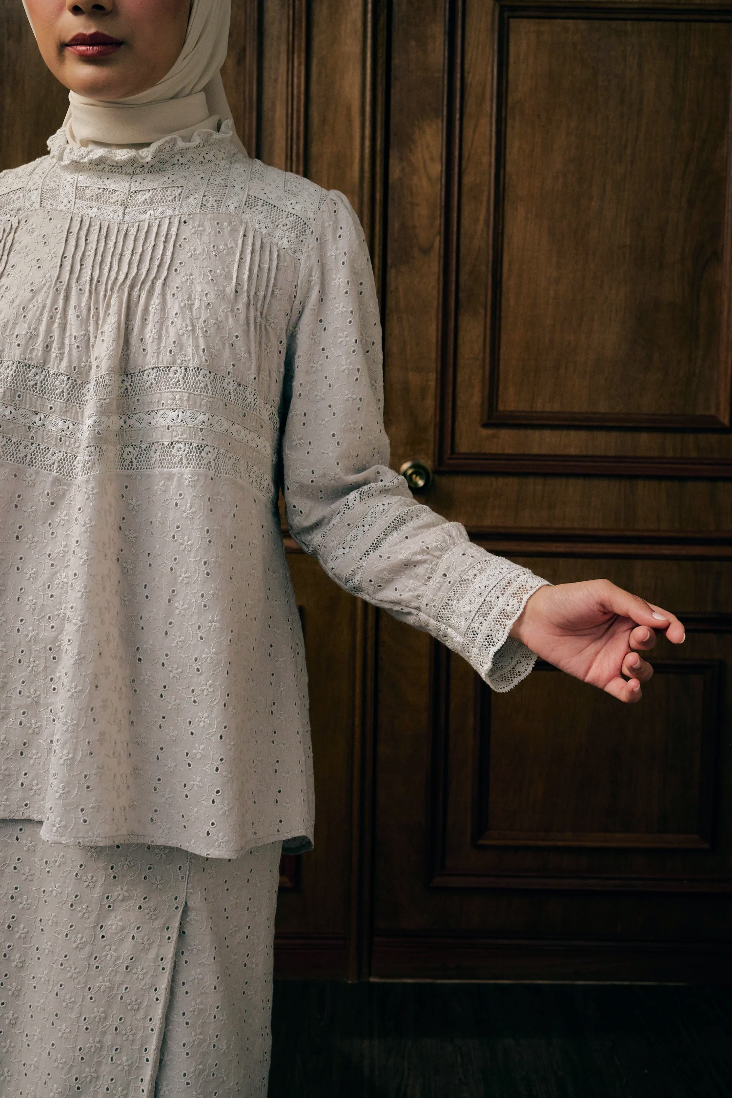 The Gianna Kurung in Bone