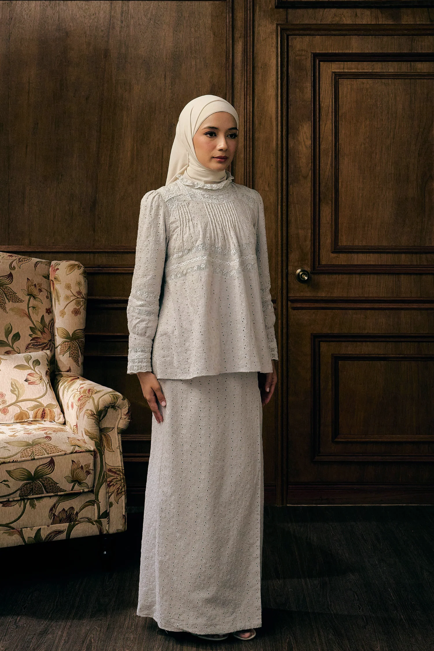 The Gianna Kurung in Bone