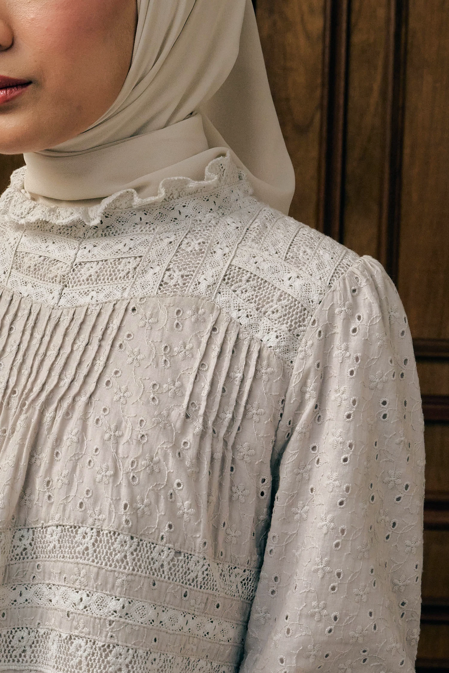 The Gianna Kurung in Bone