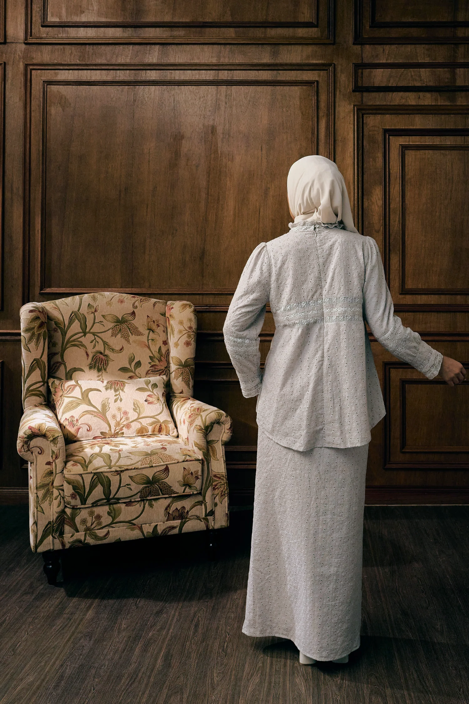 The Gianna Kurung in Bone