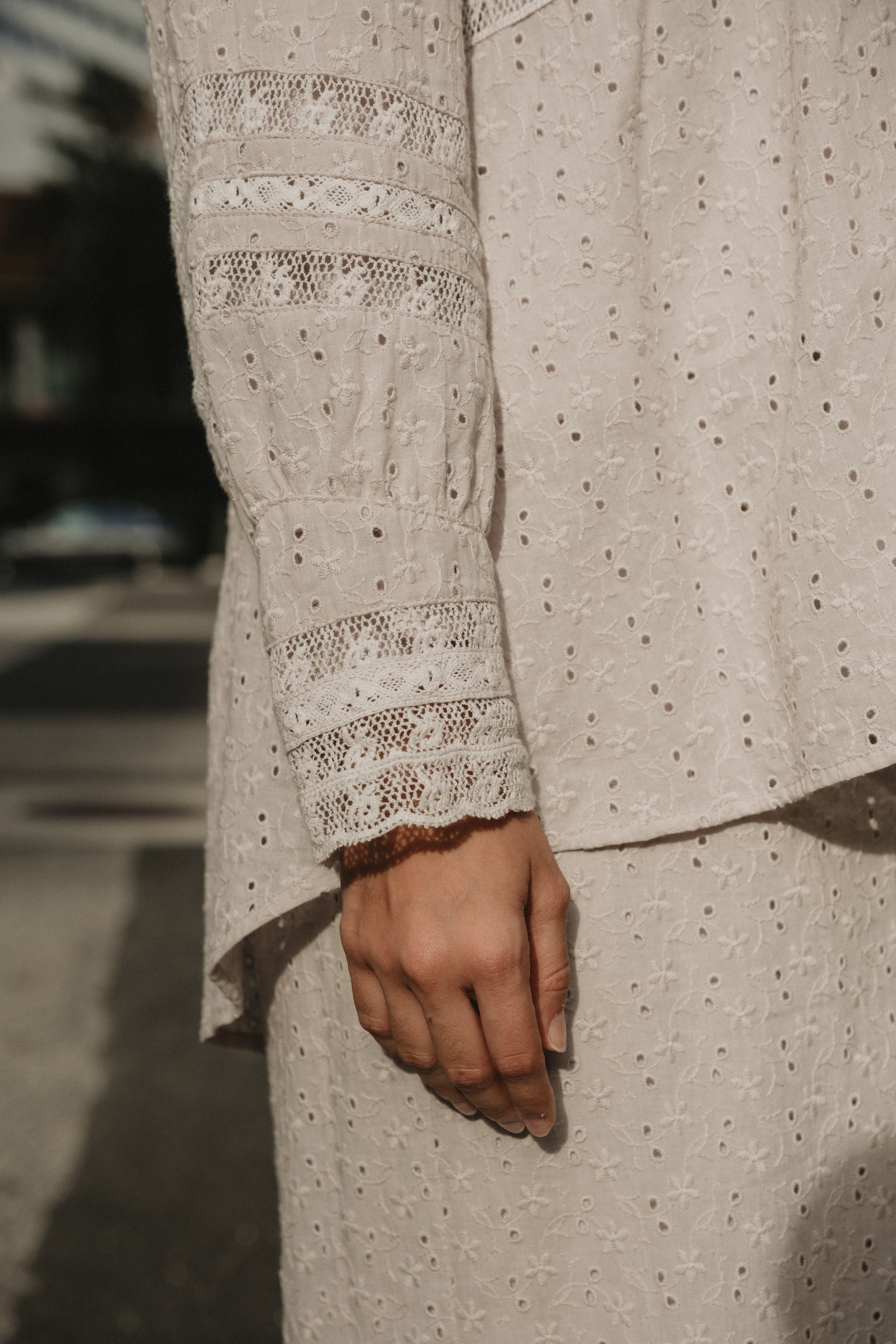 The Gianna Kurung in Bone