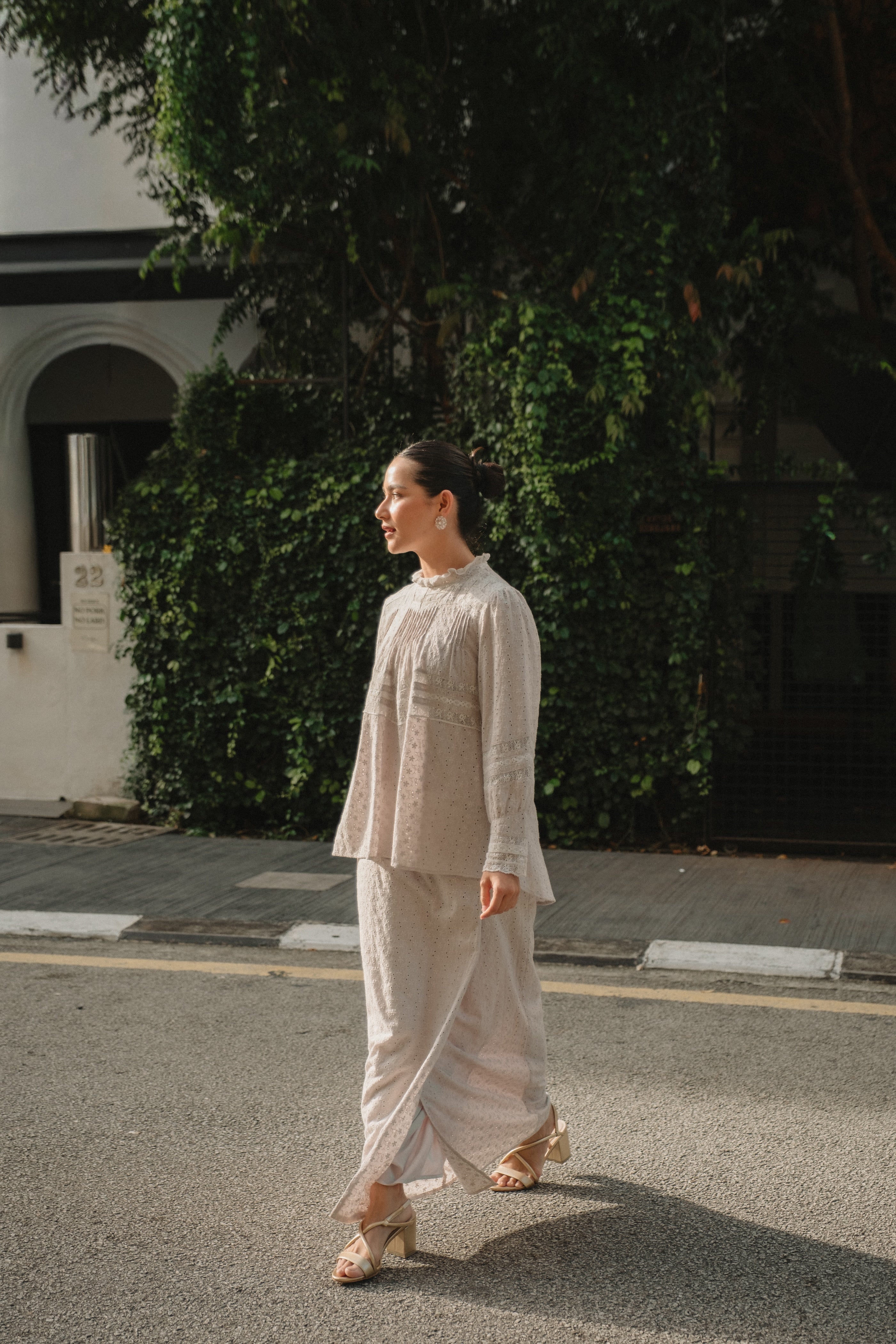 The Gianna Kurung in Bone