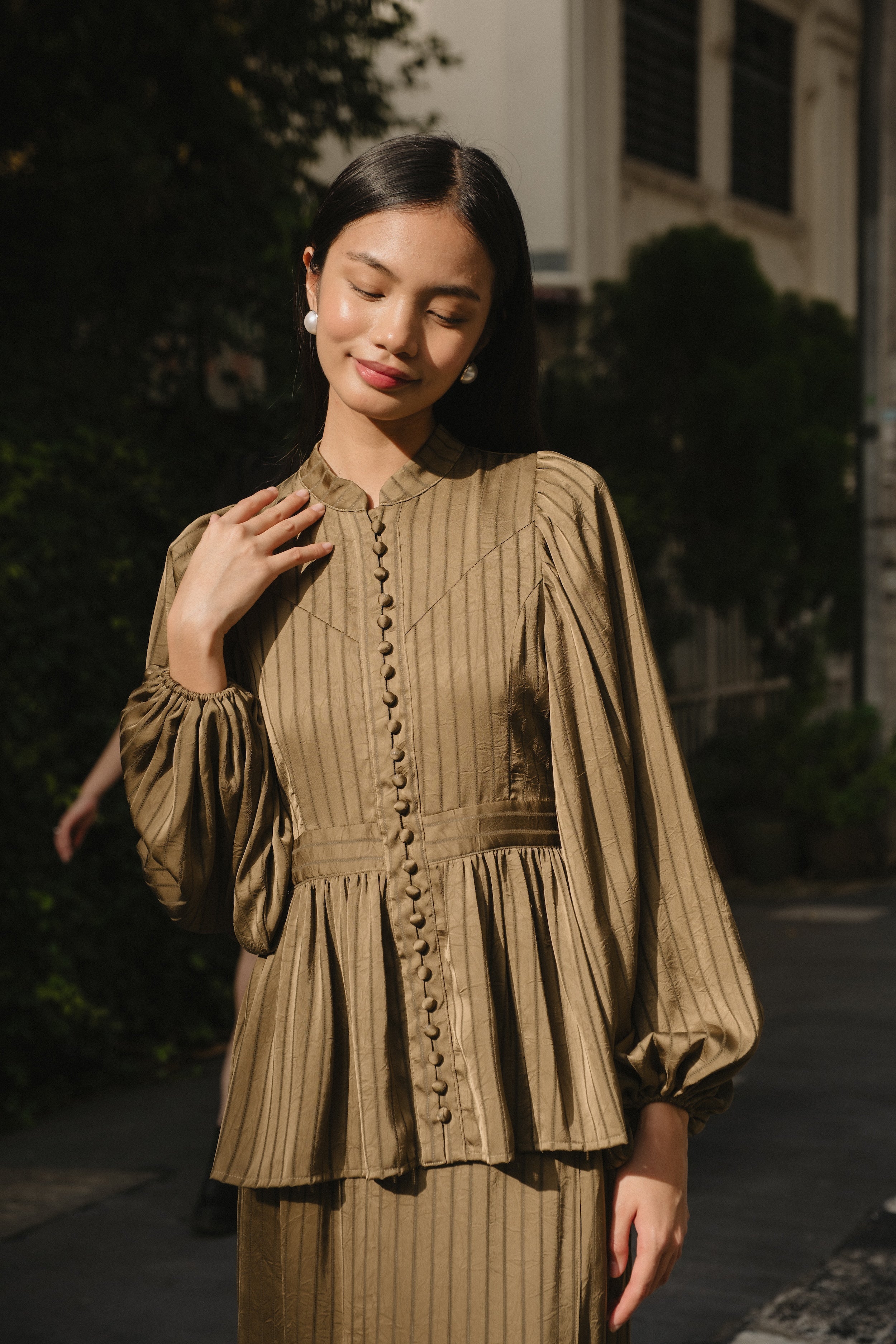 The Opal Kurung in Olive Jacquard