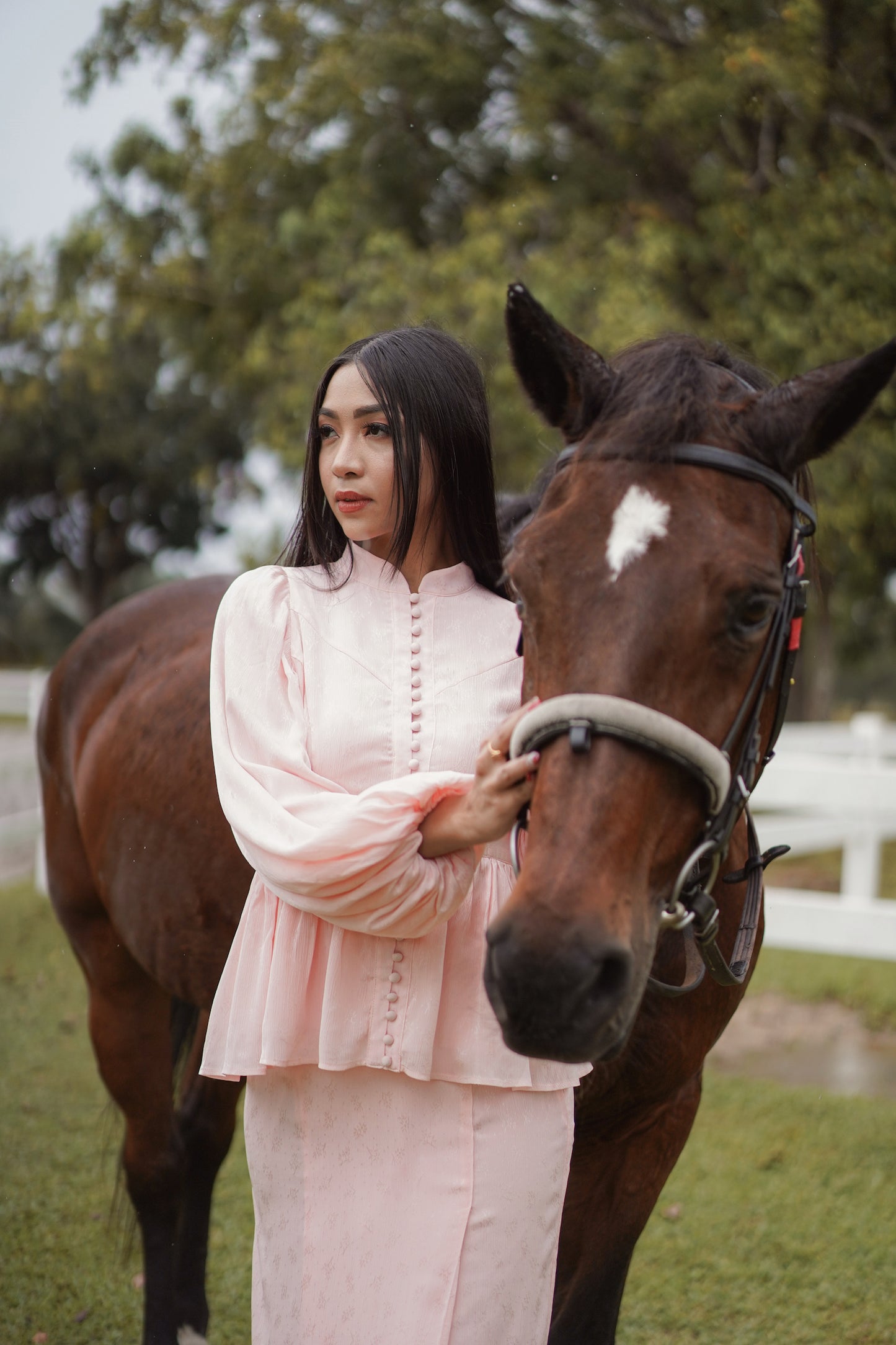 THE OPAL KURUNG IN CORAL PINK