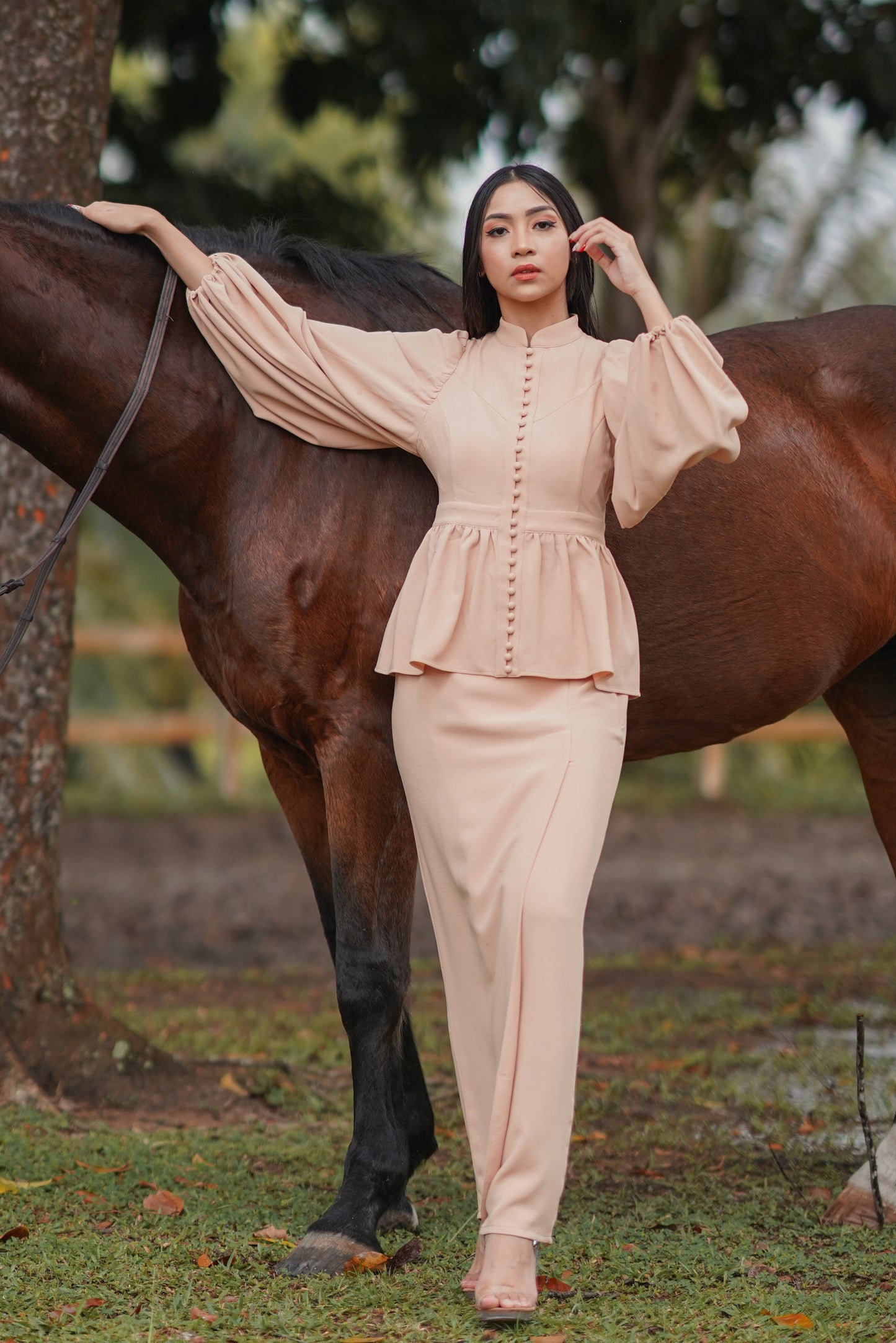 THE OPAL KURUNG IN ROSE BEIGE