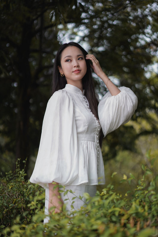 An Ode to our all-time bestseller- the Opal Dress, our Opal Kurung in Summer Snow is made from OEKO-TEX standard 100 certified polyester jacquard fabric that is ultra soft and cooling. 