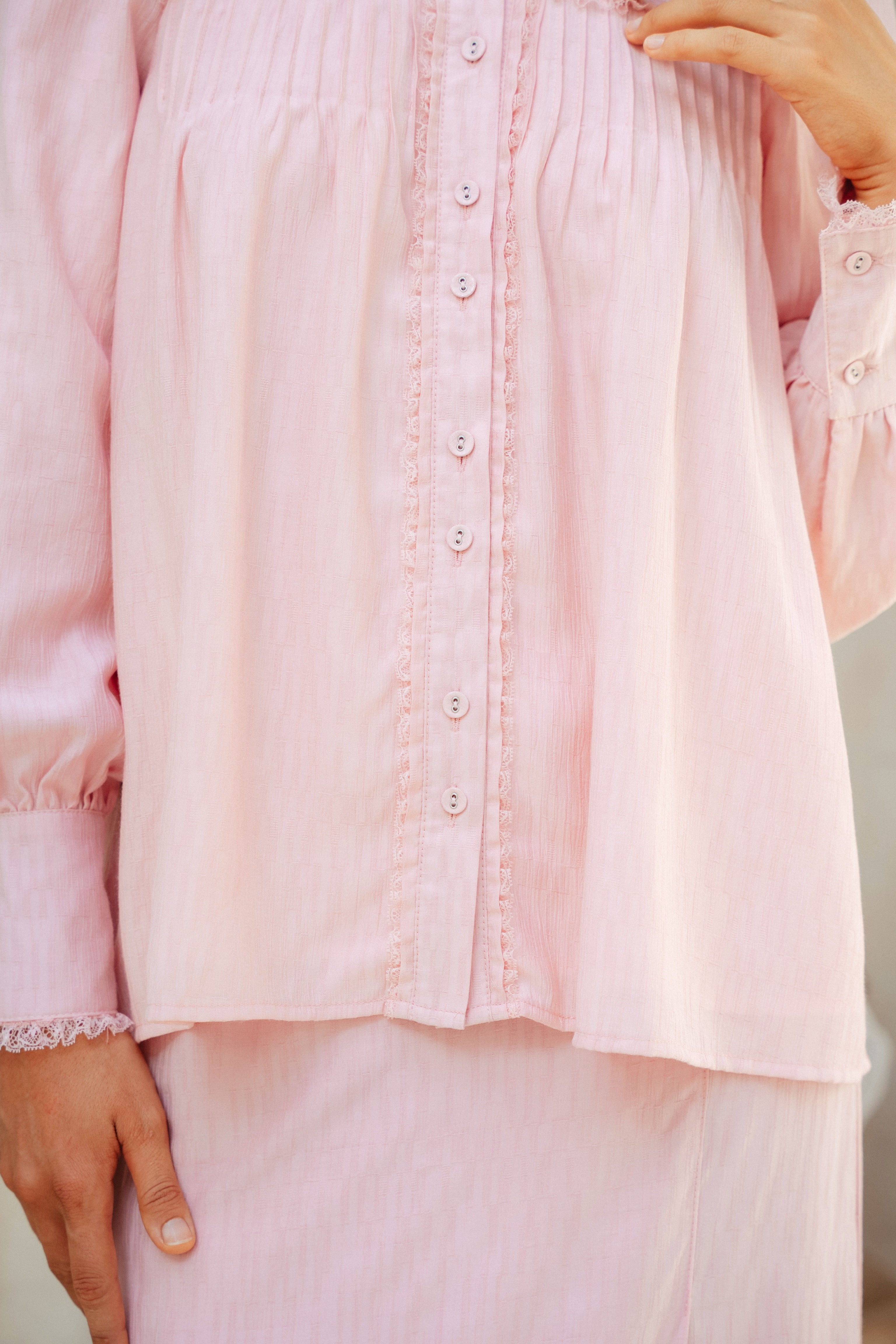 The Loren Kurung in Light Pink
