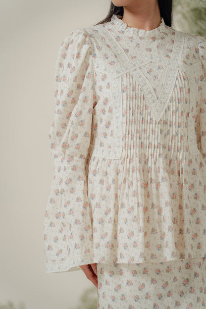 Serene Kurung in Dusky Bloom