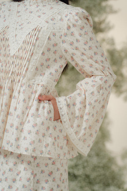 Serene Kurung in Dusky Bloom