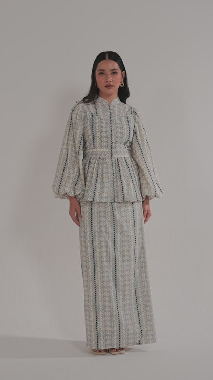 The Opal Kurung in Cerulean Print