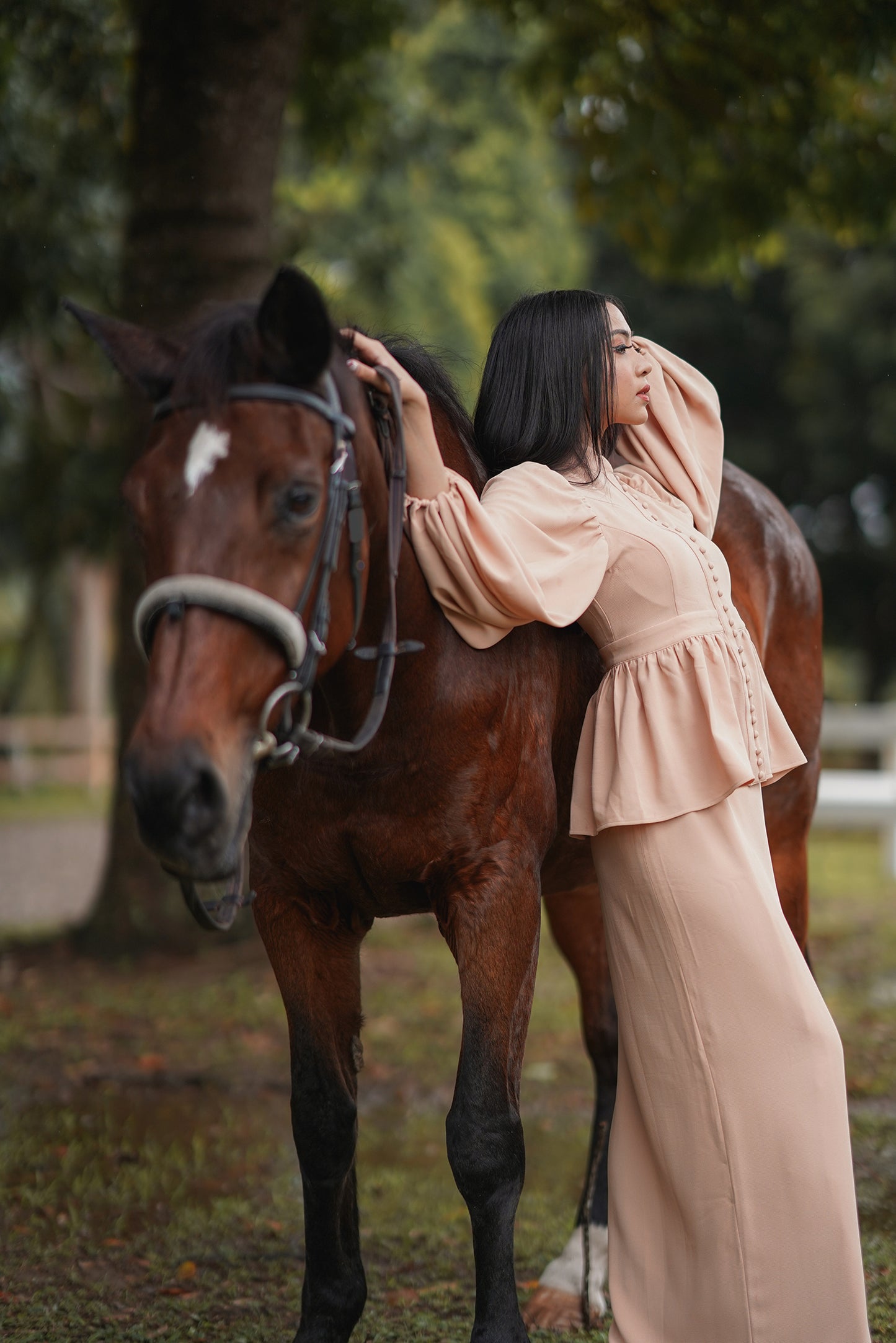 THE OPAL KURUNG IN ROSE BEIGE